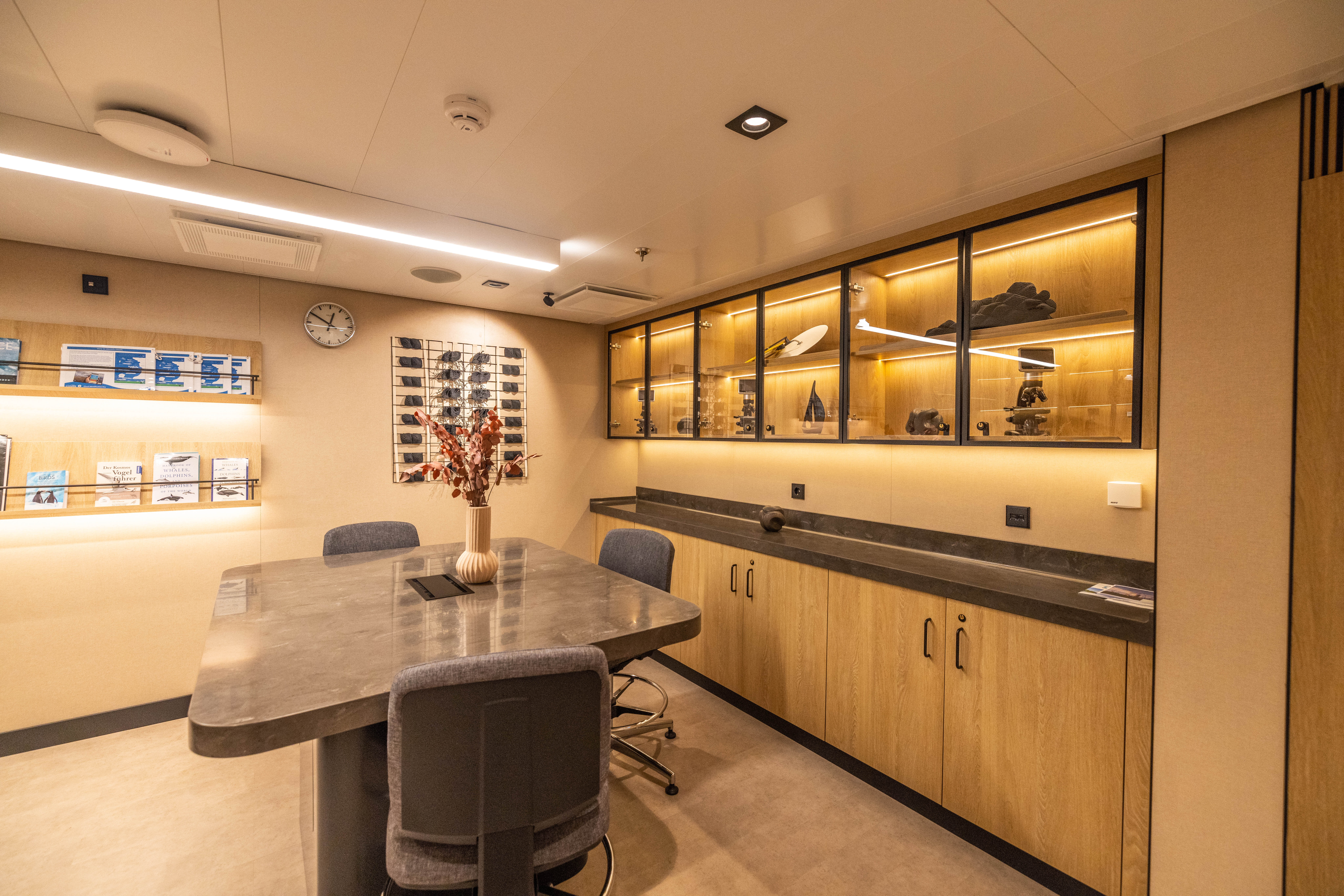 Expedition Lab on SH Minerva